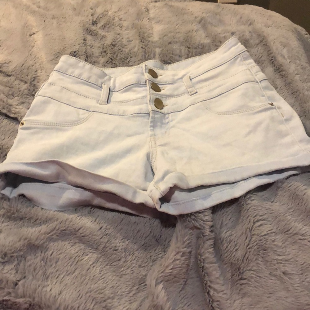 Light wash 3 button jean shorts